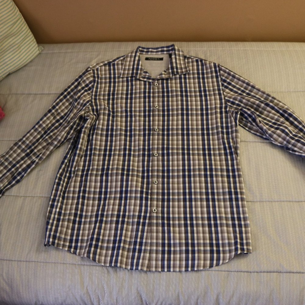 Axist Point Collar Men's Checkered Dress Shirt
